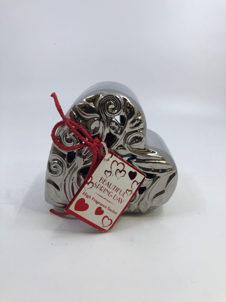 BEAUTIFUL SPRING DAY SILVER HEART FRAGRANCE SACHET.