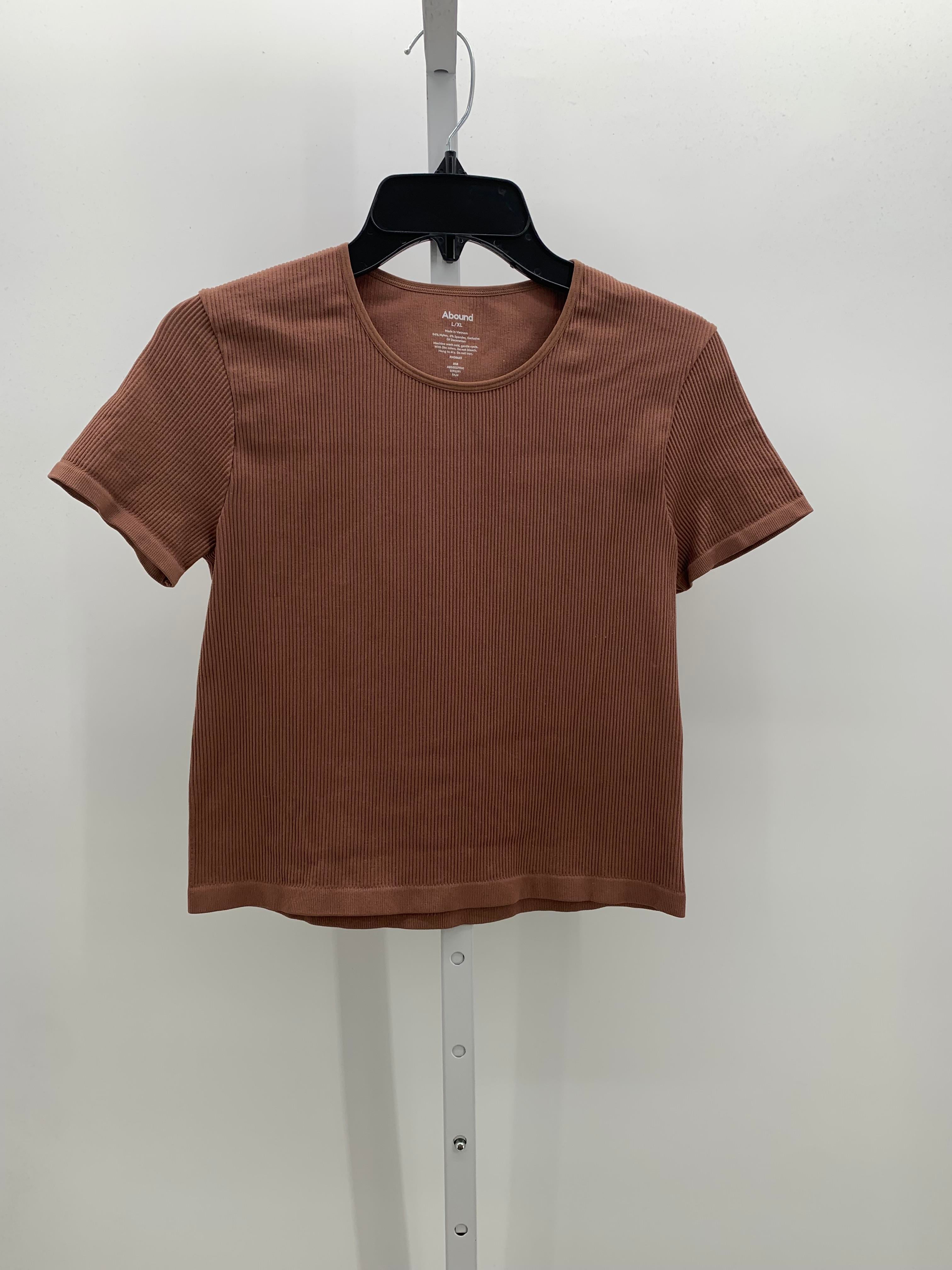 Size Large Juniors Short Sleeve Shirt