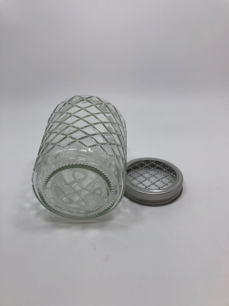 DIAMOND EMBOSSED EMPTY MASON JAR W/FABRIC AND LID.