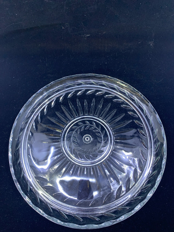 CLEAR GLASS LIPPED PLATTER.