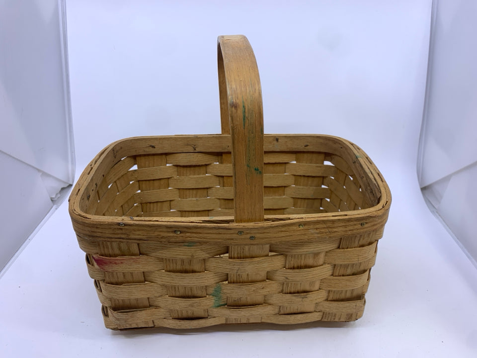 RECTANGLE BASKET W 1 HANDLE.