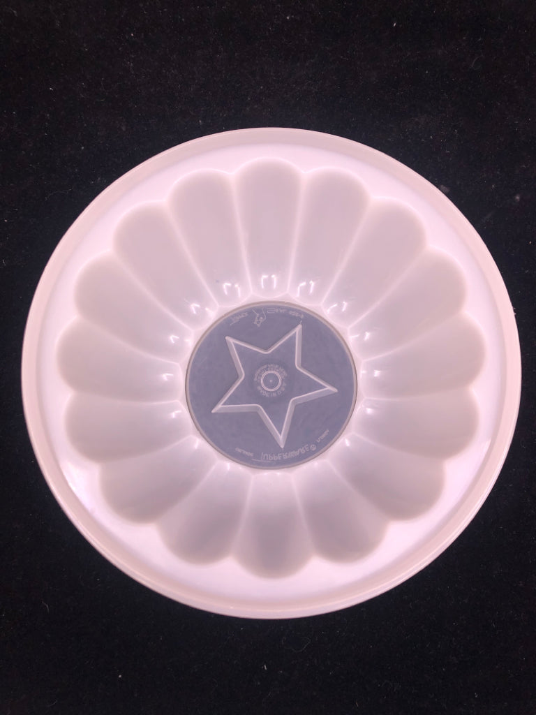 VTG TUPPERWARE JELLO MOLD.