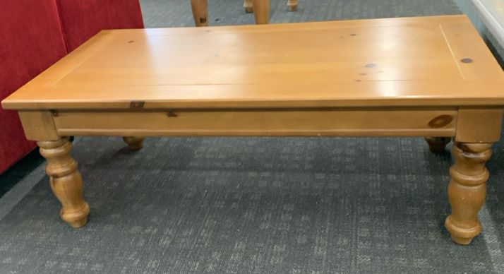 SOLID WOOD COFFEE TABLE.
