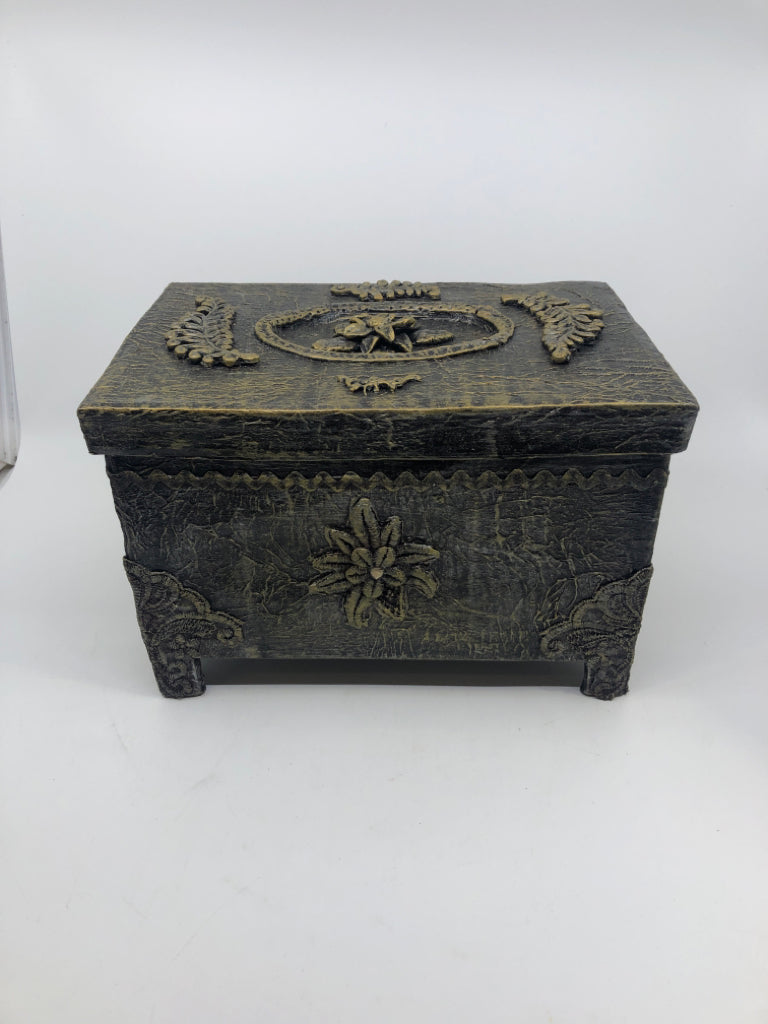 GOLD/BLACK PAPER FOOTED BOX W/ DESIGNS.