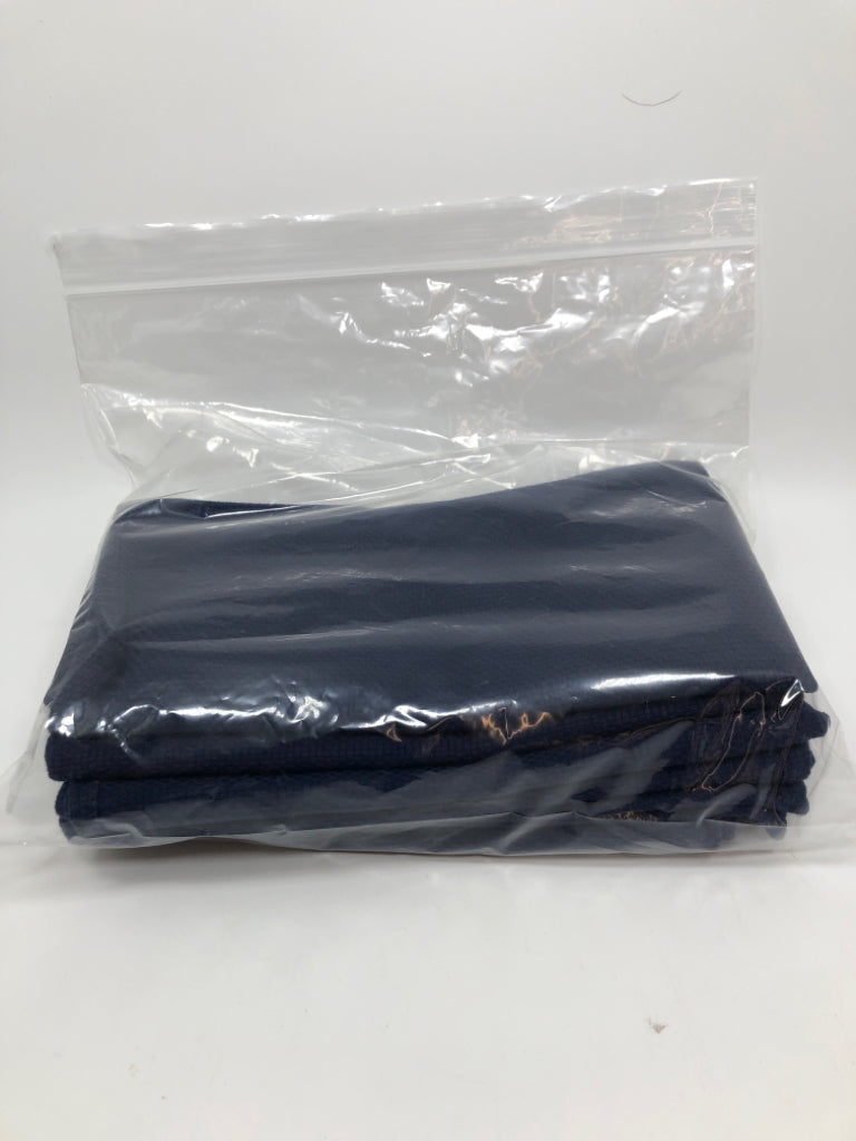 6 BLUE CLOTH NAPKINS.