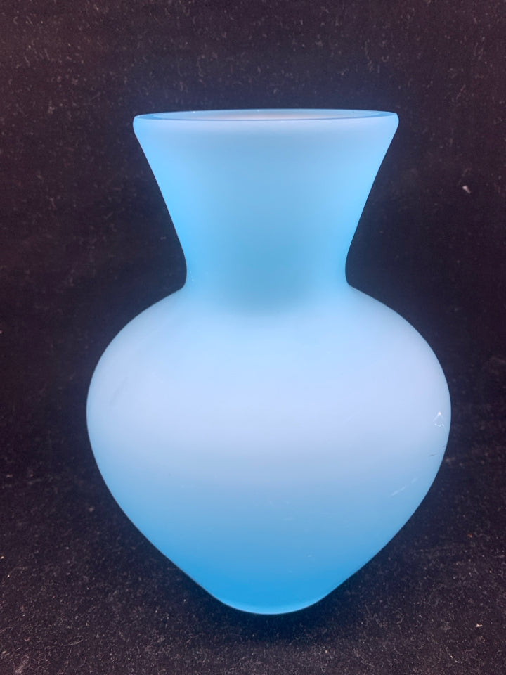 VTG FROSTED LIGHT BLUE VASE W WHITE GIRL ON SWING.