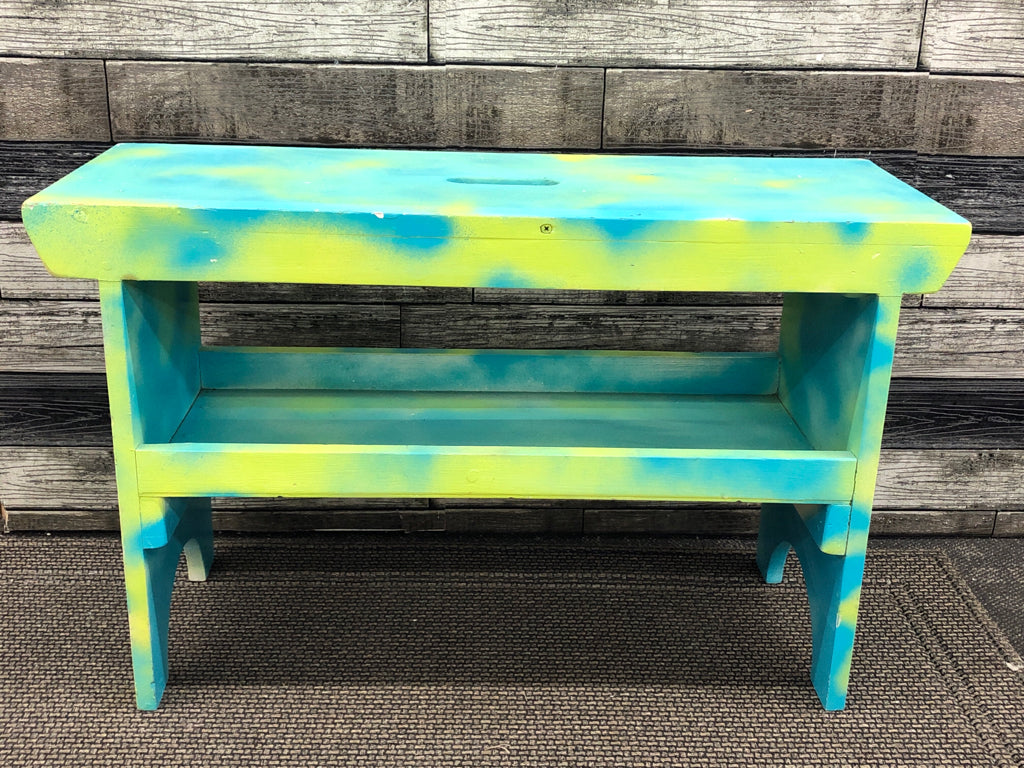 SHORT TEAL AND GREEN BENCH.