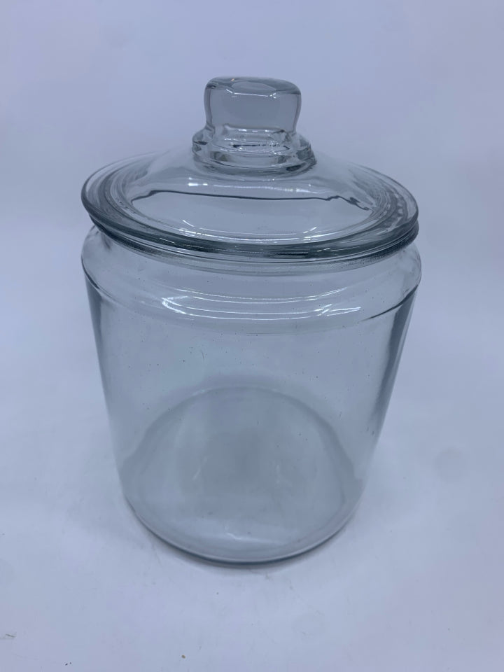 ROUND GLASS CANISTER W LID.