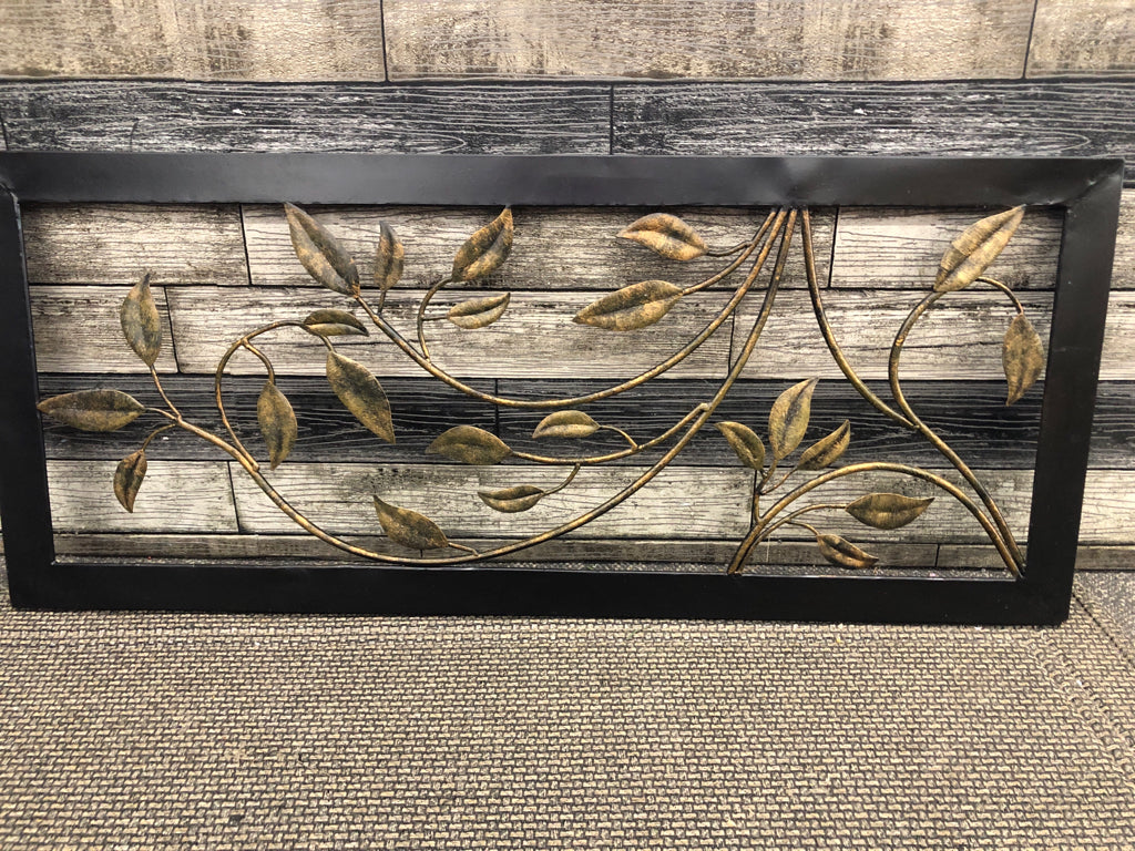 GOLD LEAF BLACK METAL SCROLL WALL ART.