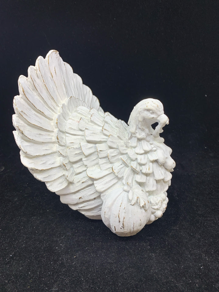 WHITE TURKEY W PUMPKIN.