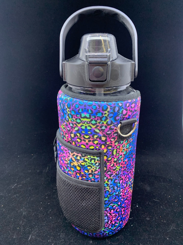 NEW REUSABLE WATER BOTTLE W LEOPARD PRINT HOLDER.