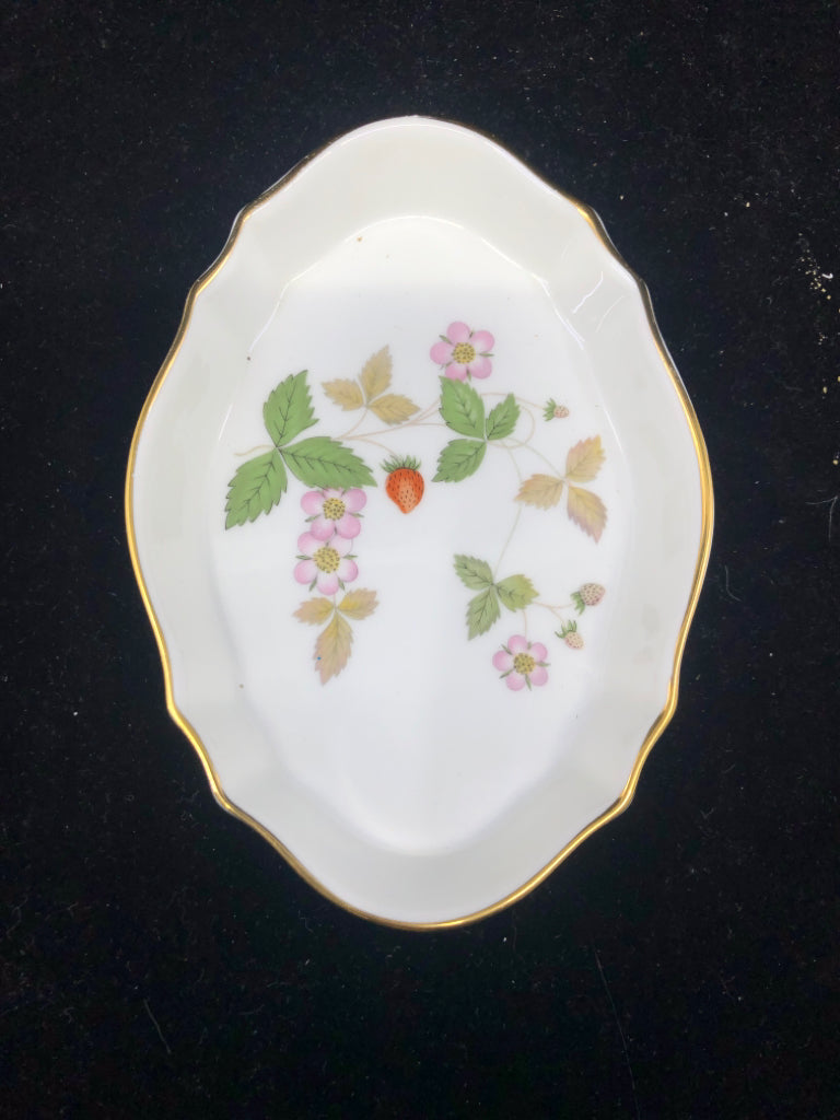 WEDGWOOD WILD STRAWBERRY PATTERN OVAL SMALL BOWL.