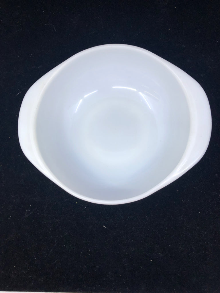 VTG WHITE PYREX BOWL W HANDLES.