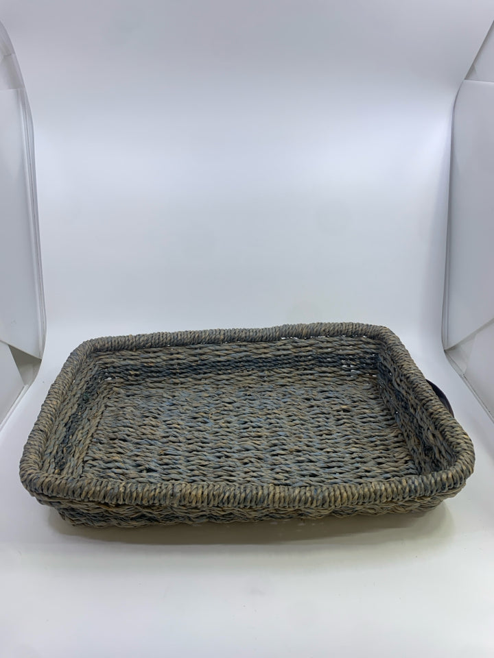GREY WOVEN BASKET TRAY W/FAUX LEATHER HANDLES.