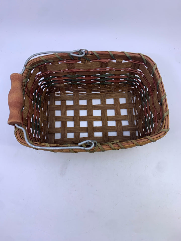 RECTANGLE WOVEN BASKET W/ HANDLE GREEN TREES.
