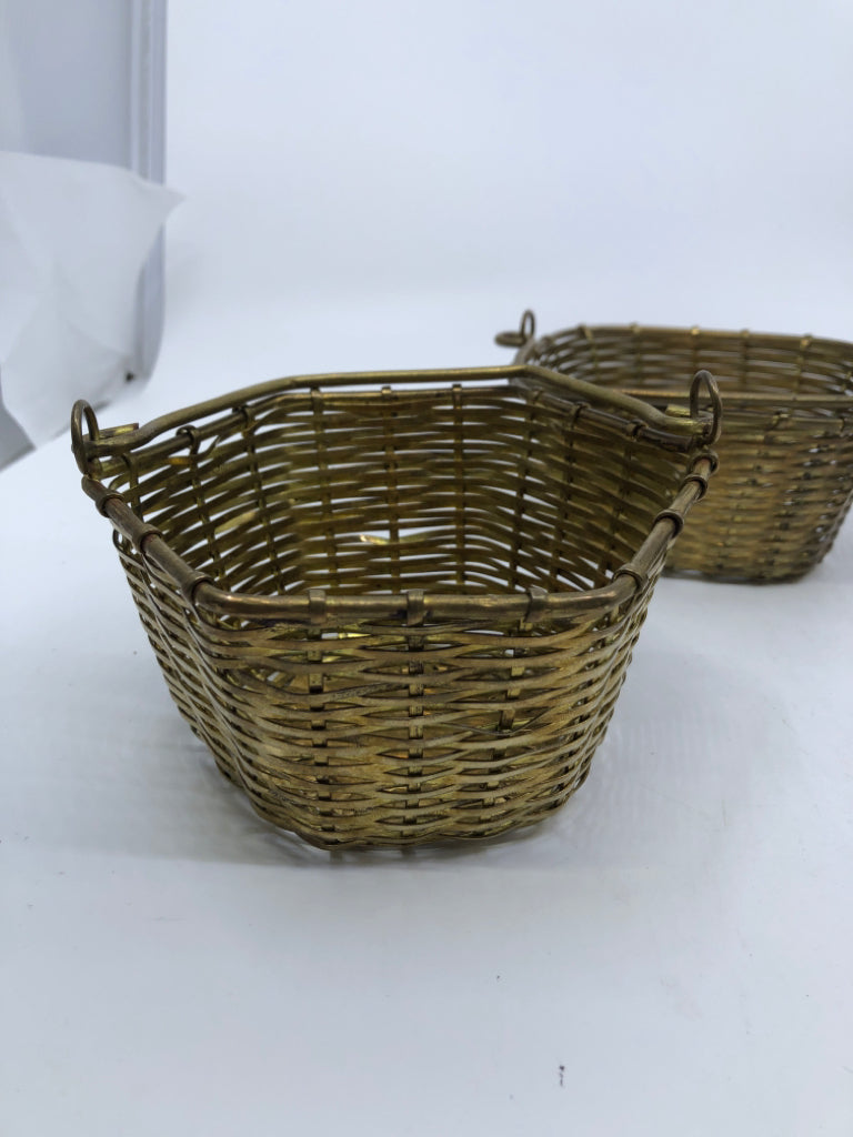 3 GOLD METAL BASKETS W/HANDLES.