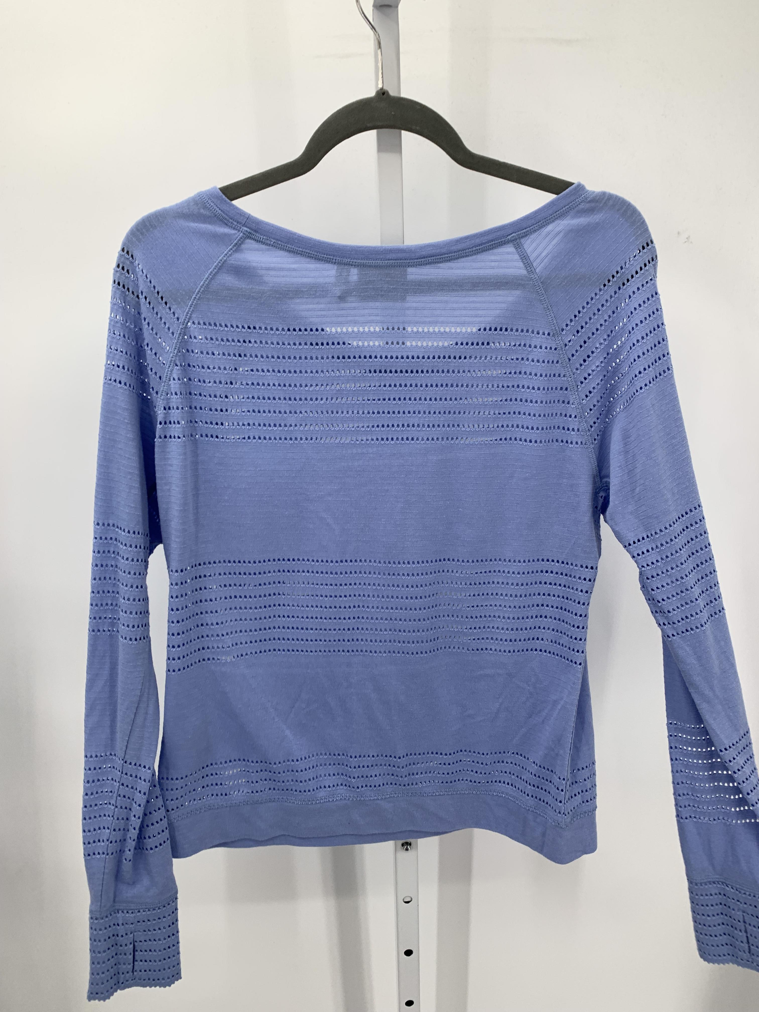 Athleta Size Medium Misses Long Sleeve Shirt