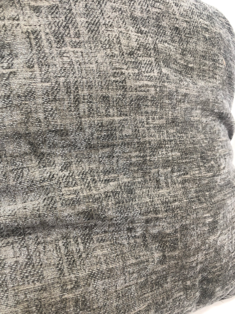 GREY FABRIC PILLOW.