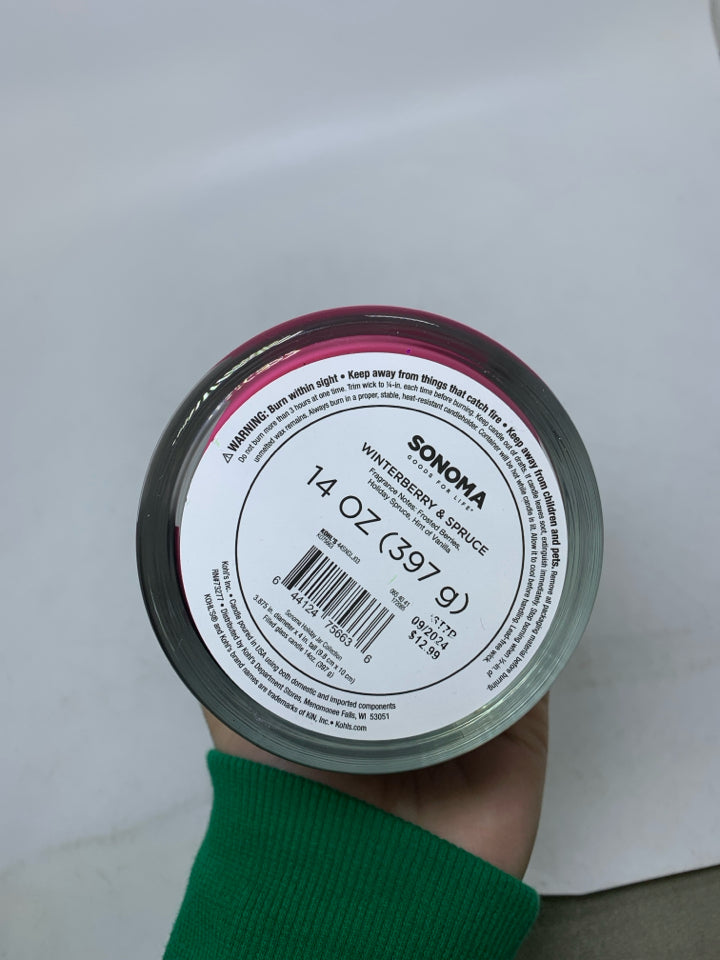 NEW SONOMA WINTER BERRY & SPRUCE CANDLE.