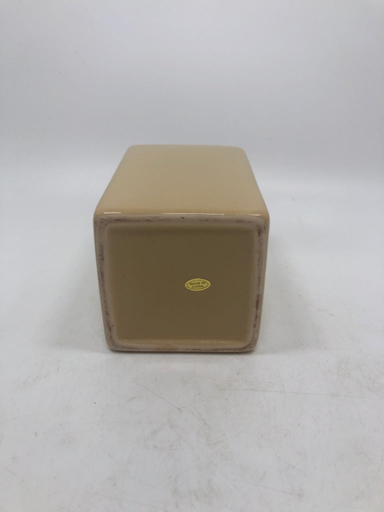 SM BEIGE PENCIL CUP.