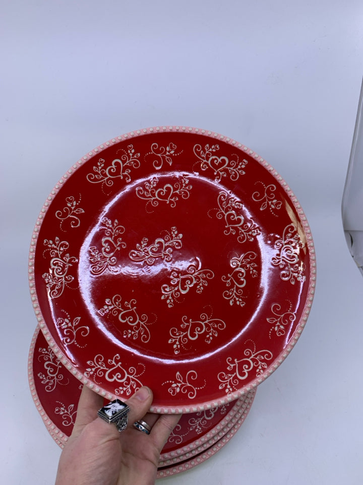 4 FLORAL LACE ROUND DINNER PLATES.