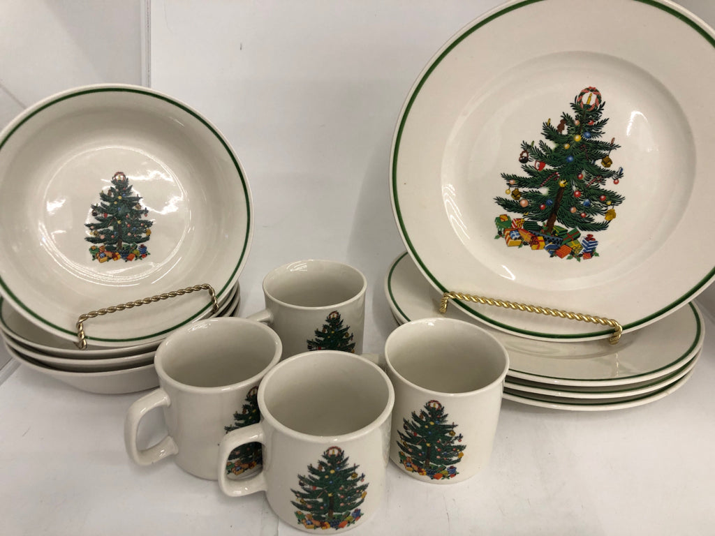12 PC SVC 4 DECORATED CHRISTMAS TREE DISH SET.