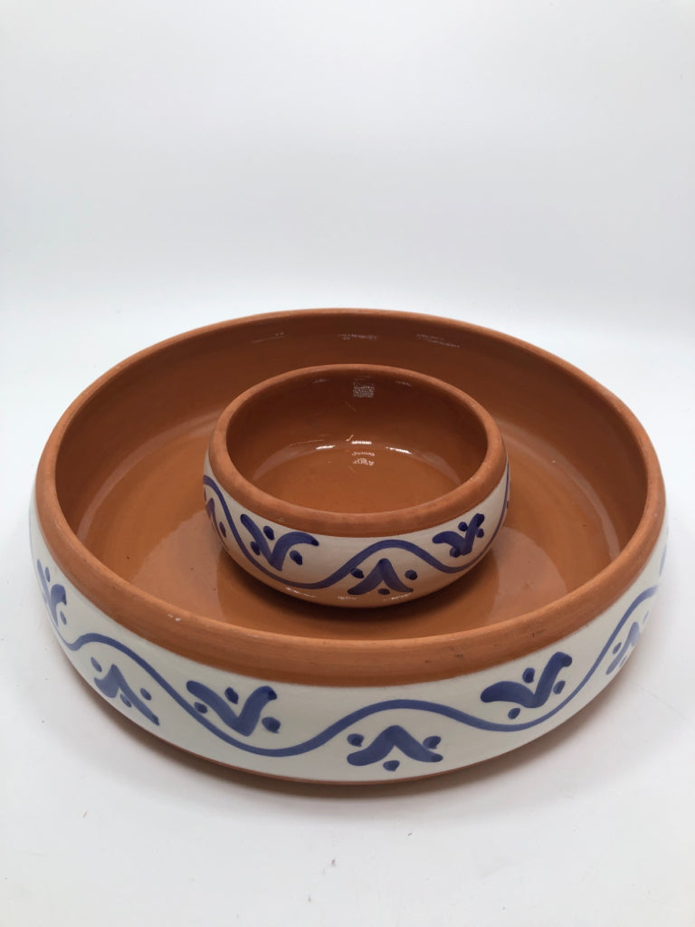 2PC BLUE/WHITE TERRACOTTA CHIP & DIP SET.
