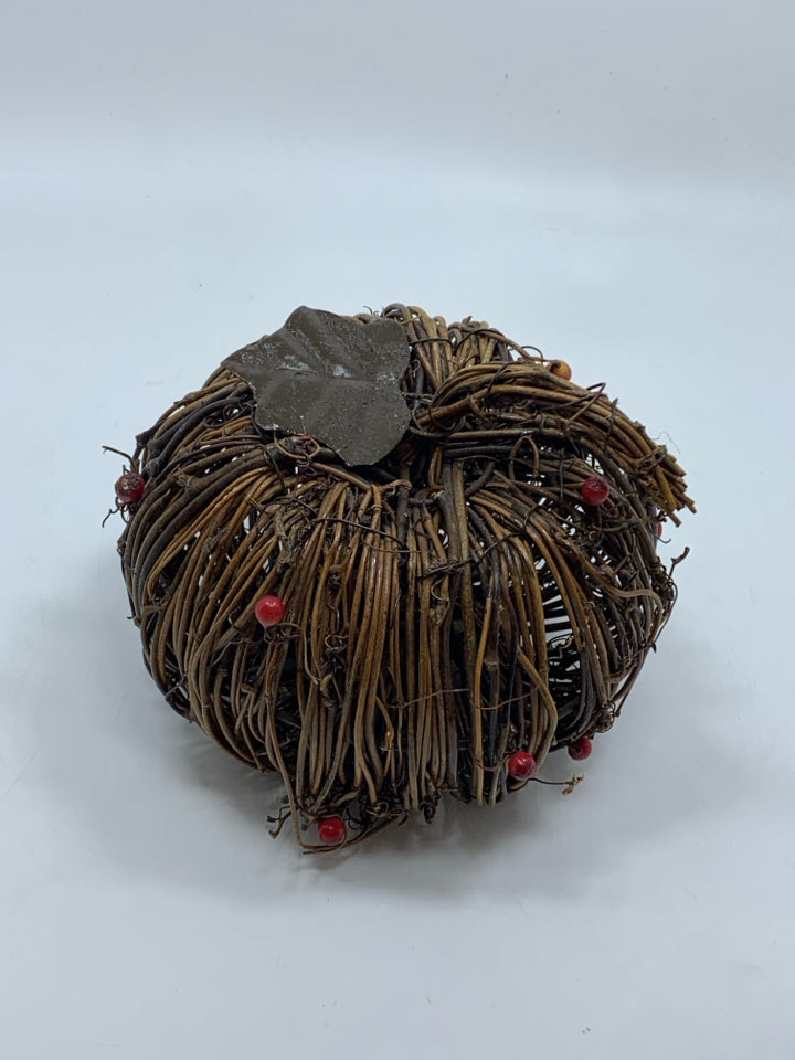 WOVEN TWIG PUMPKIN W/BERRIES.