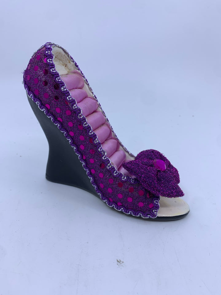 PURPLE WEDGE HEEL W/ BOW RING HOLDER