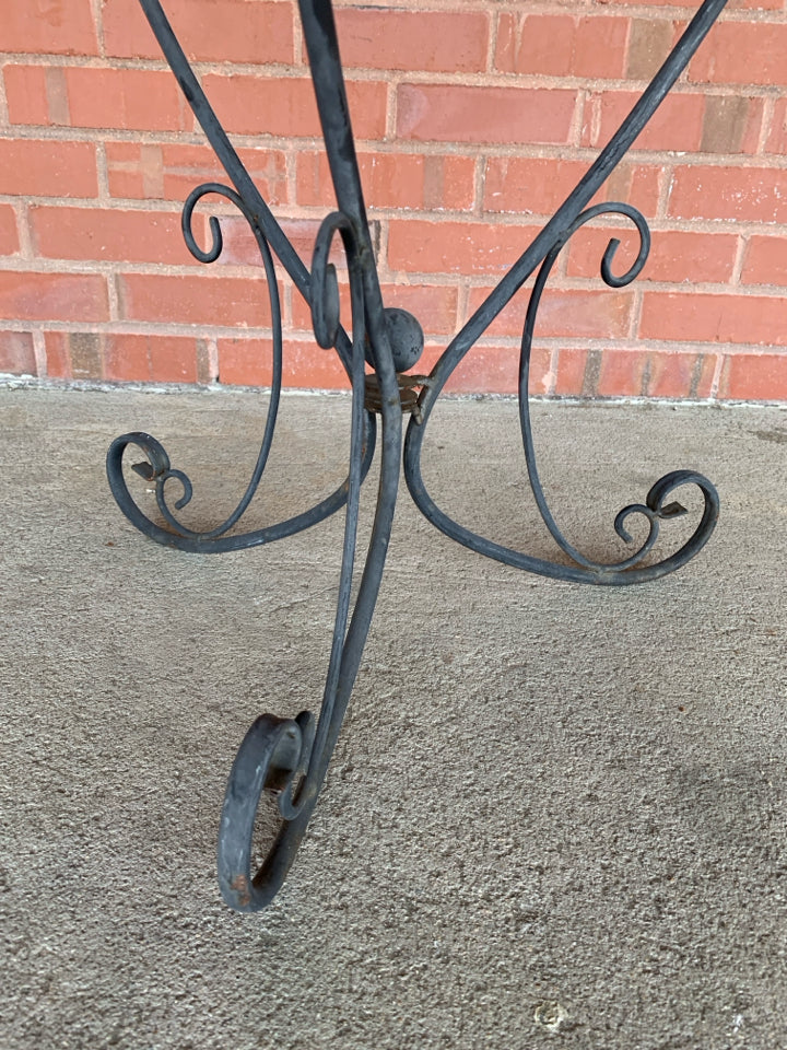 HEART-SHAPED BALANCING PLANT STAND W/GLASS GEM.