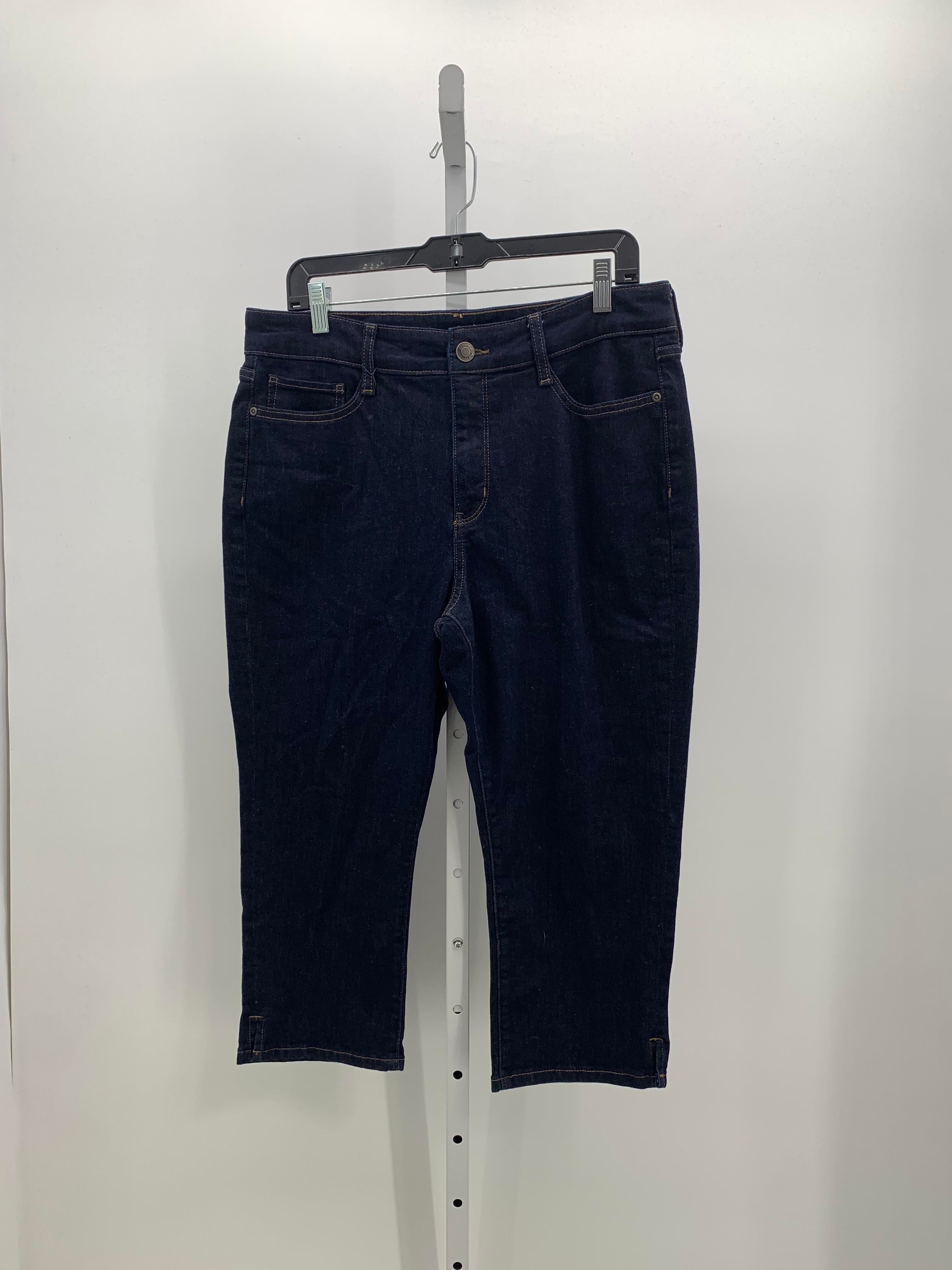 St. Johns Bay Size 14 Misses Capri Pants