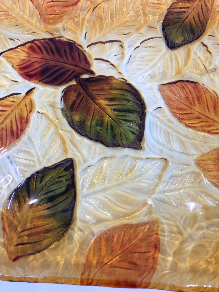 GLASS FALL LEAVES RECTANGLE SERVING DISH.