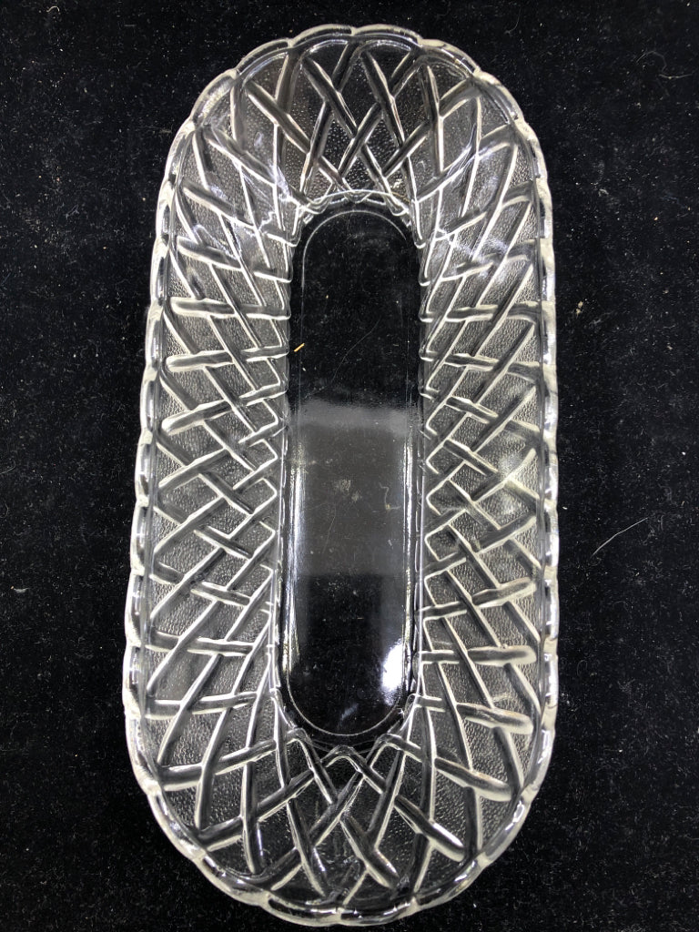 OVAL BRAIDED PATTERN DISH.