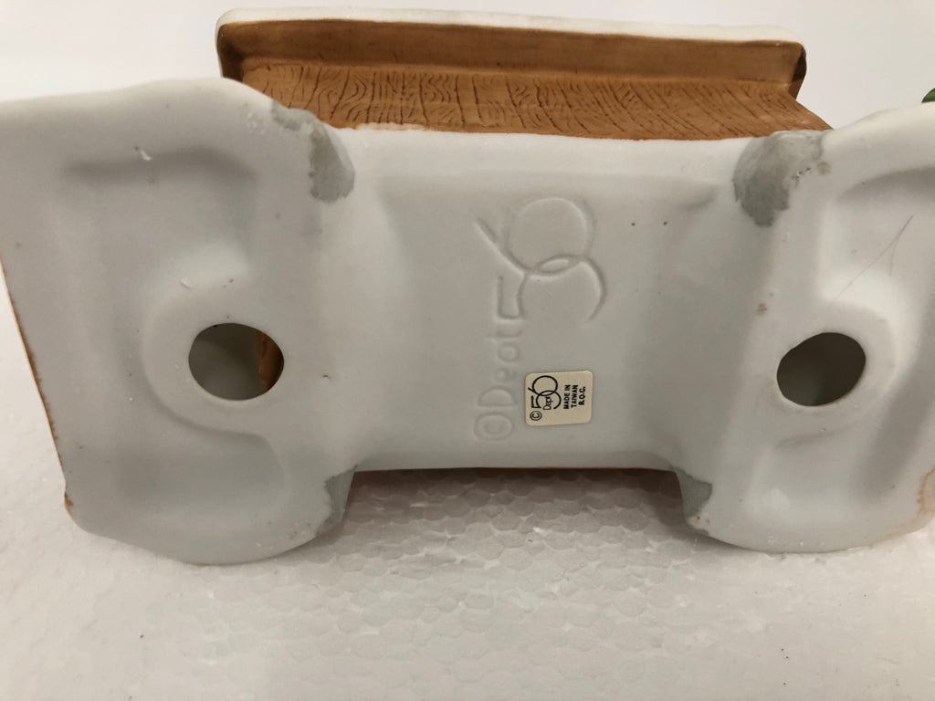 CERAMIC VILLAGE ACCESSORIES COVERED BRIDGE DEPARTMENT 56.