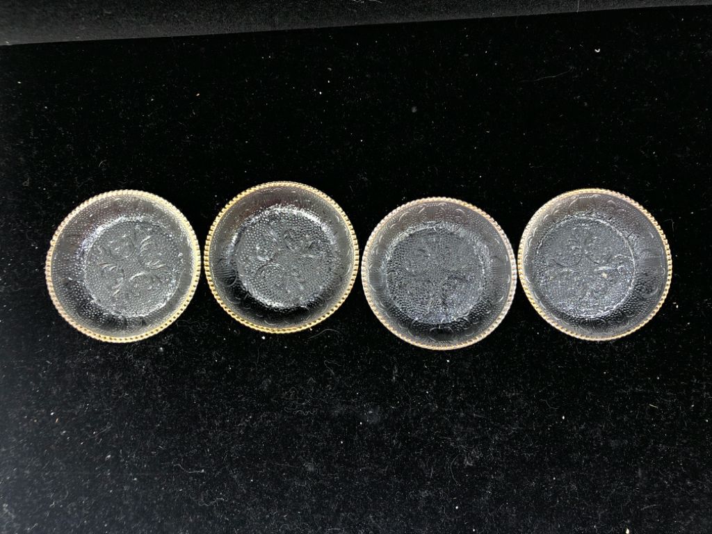 4 ROUND VTG GLASS COASTERS W GOLD RIM.