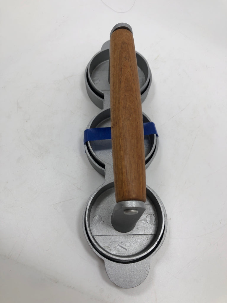 3 SLOT HAMBURGER SLIDER PRESS W/WOOD HANDLE.