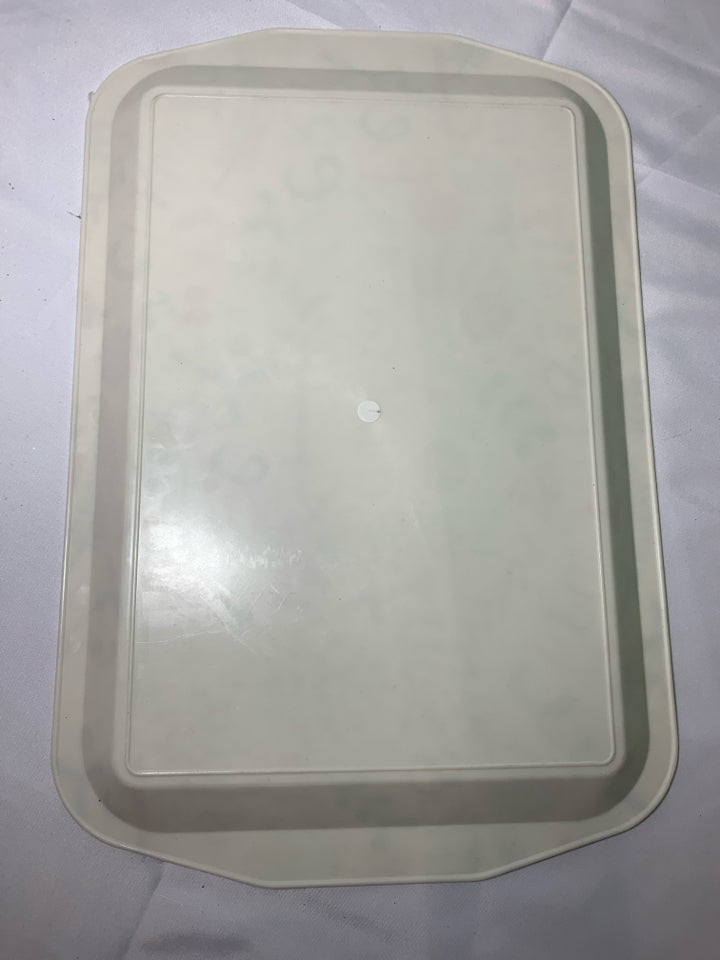 PLASTIC COLORFUL CHRISTMAS WORDED THEMED TRAY.