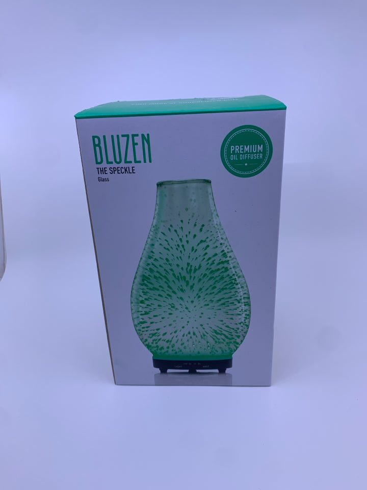 NIB BLUZEN THE SPECKLE GLASS OIL DIFFUSER