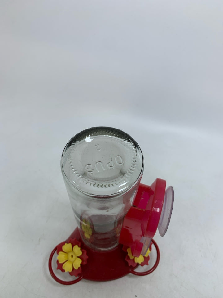 WINDOW SUCTION HUMMING BIRD FEEDER.