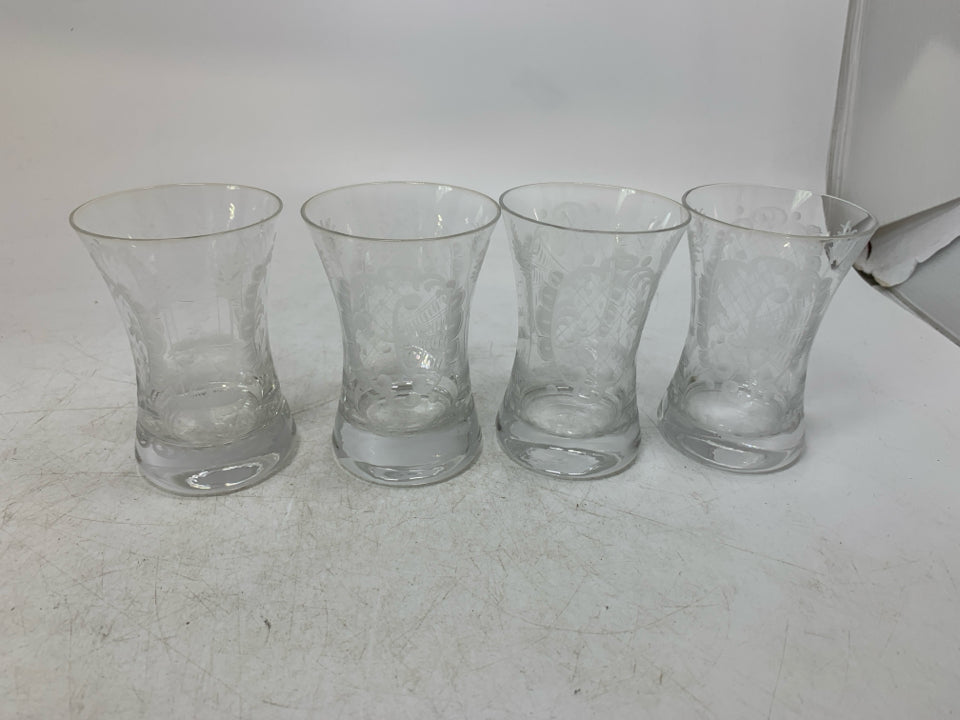 4 ETCHED ELK DETAILED CORDIAL GLASSES.