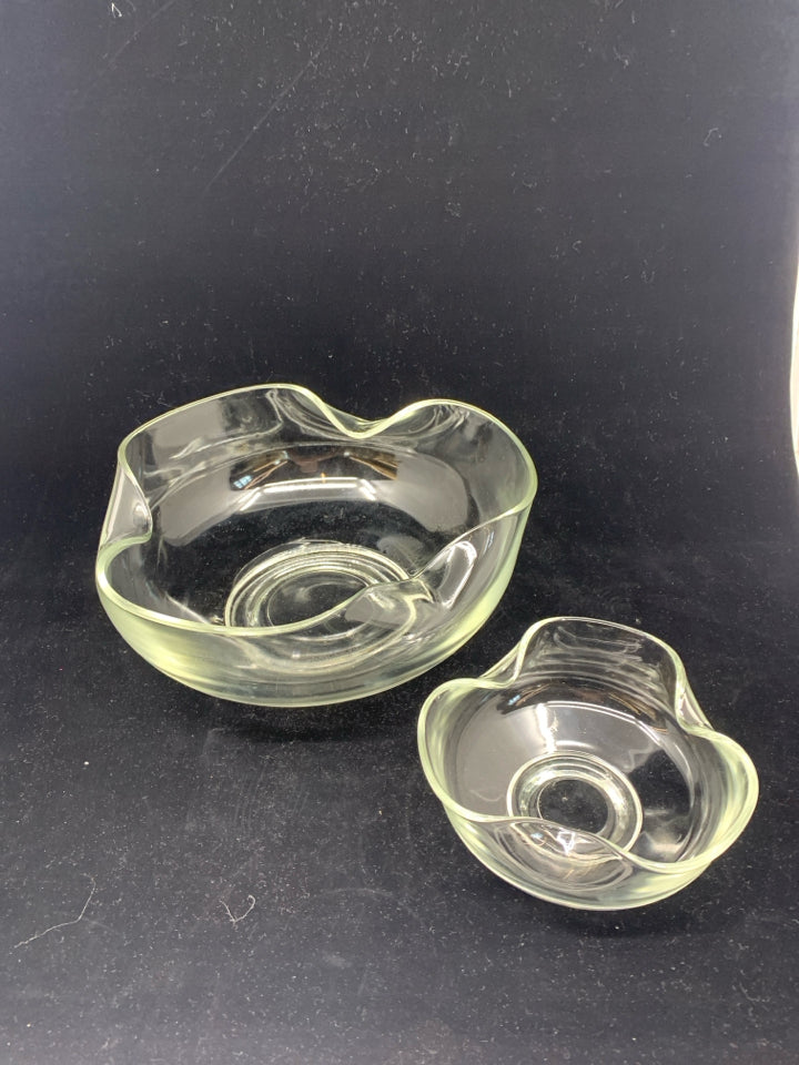 2 PC CLEAR GLASS WAVY EDGE CHIPS AND DIP BOWLS.