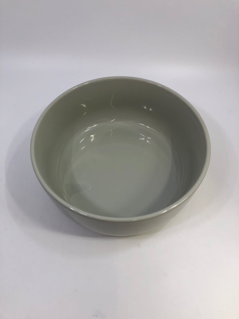 LIGHT GRAY DOG BOWL.