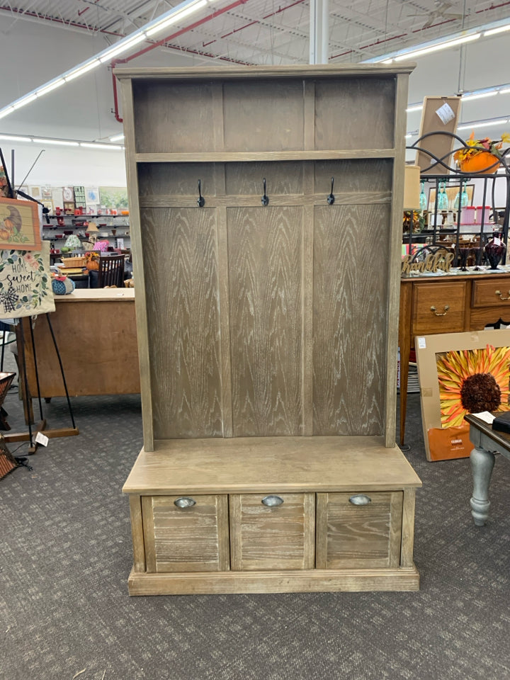 LIGHT BROWN MUDROOM STORAGE 3 DRAWERS/HOOKS & SHELF.