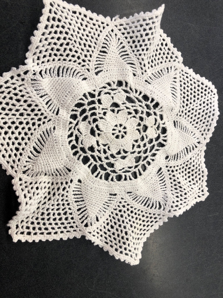 SMALL WHITE DOILY.