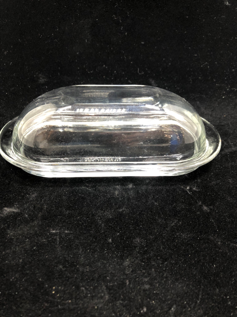 CLEAR GLASS BUTTER DISH W/LID.