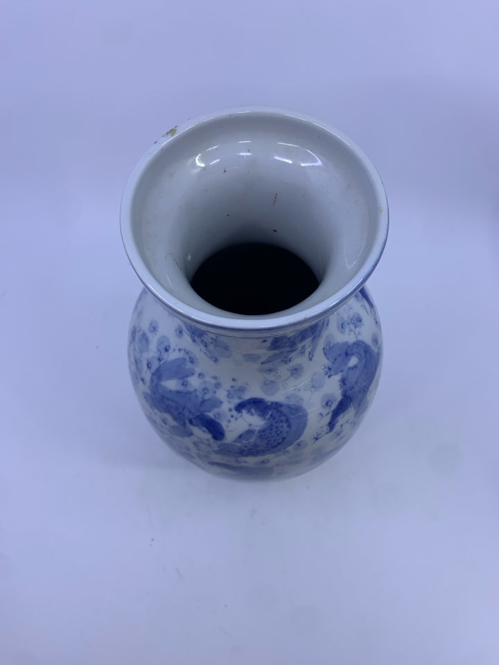 BLUE AND WHITE KOI FISH PATTERN VASE.