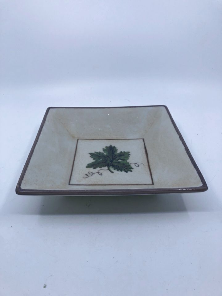 SQUARE GREEN LEAF BOWL.