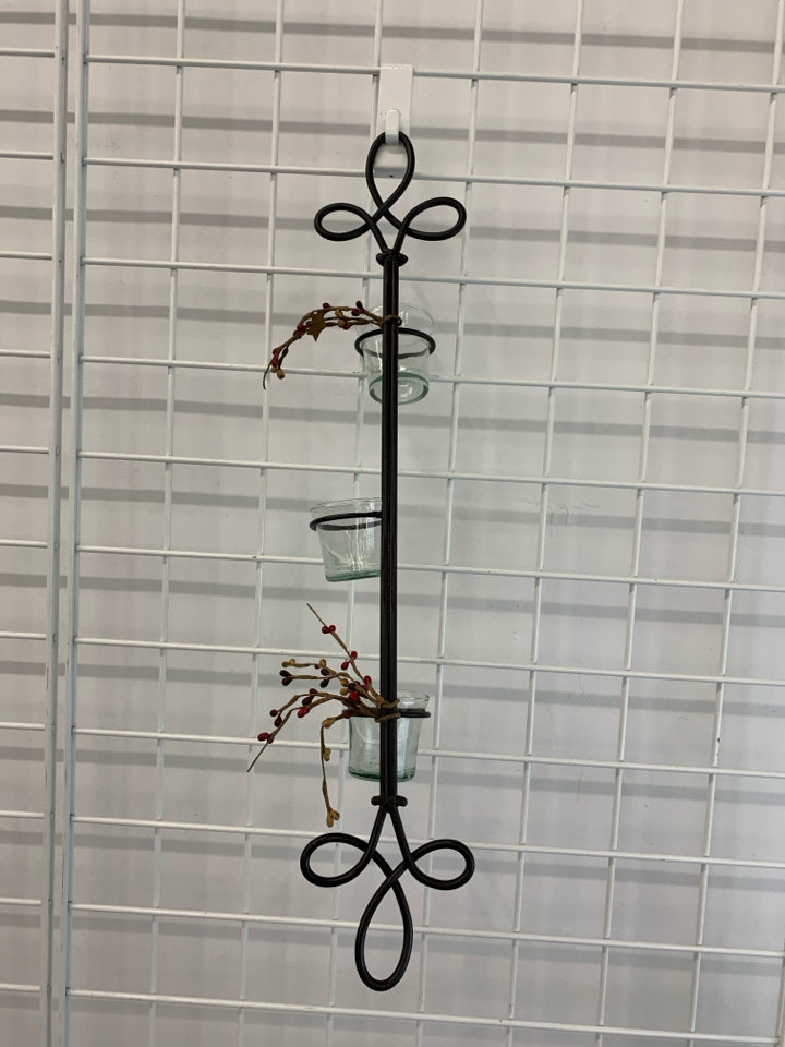 3 SECTION VOTIVE CANDLE HOLDER W/RED PIP.