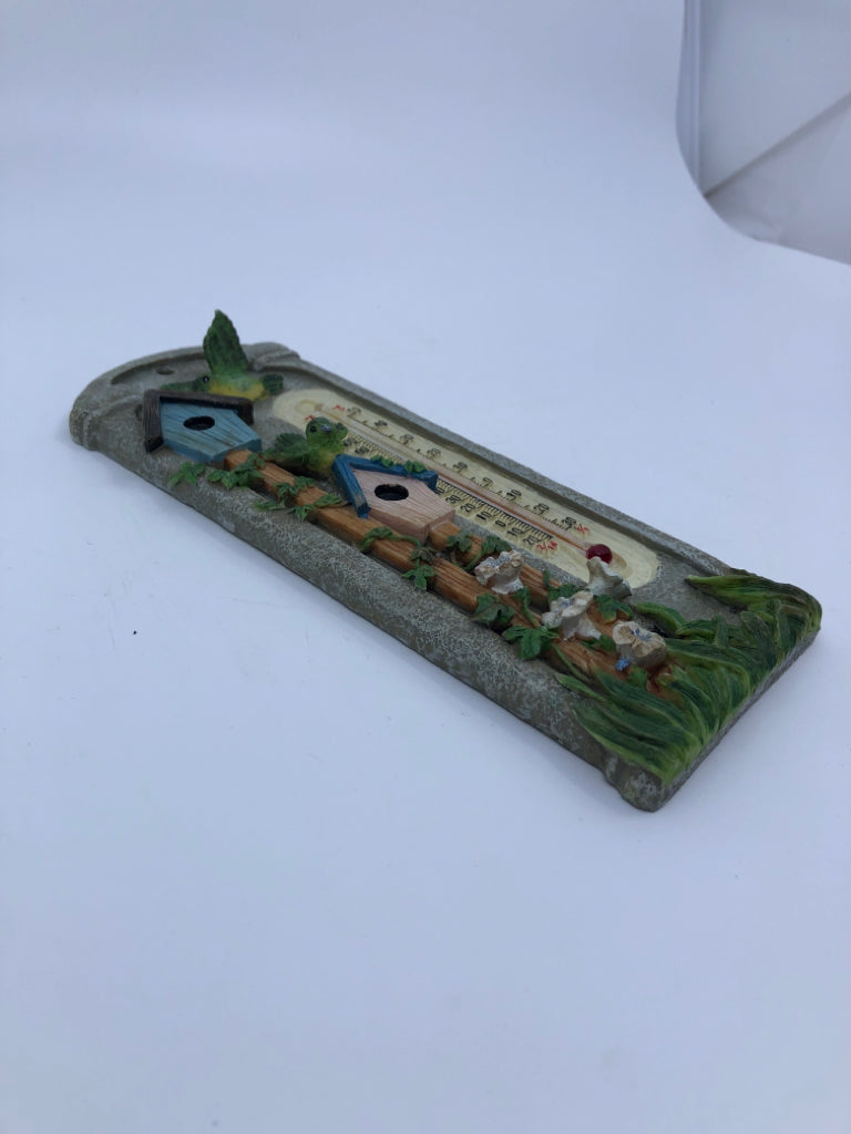 THERMOMETER PLAQUE W/ BIRDS +BIRD HOUSES.