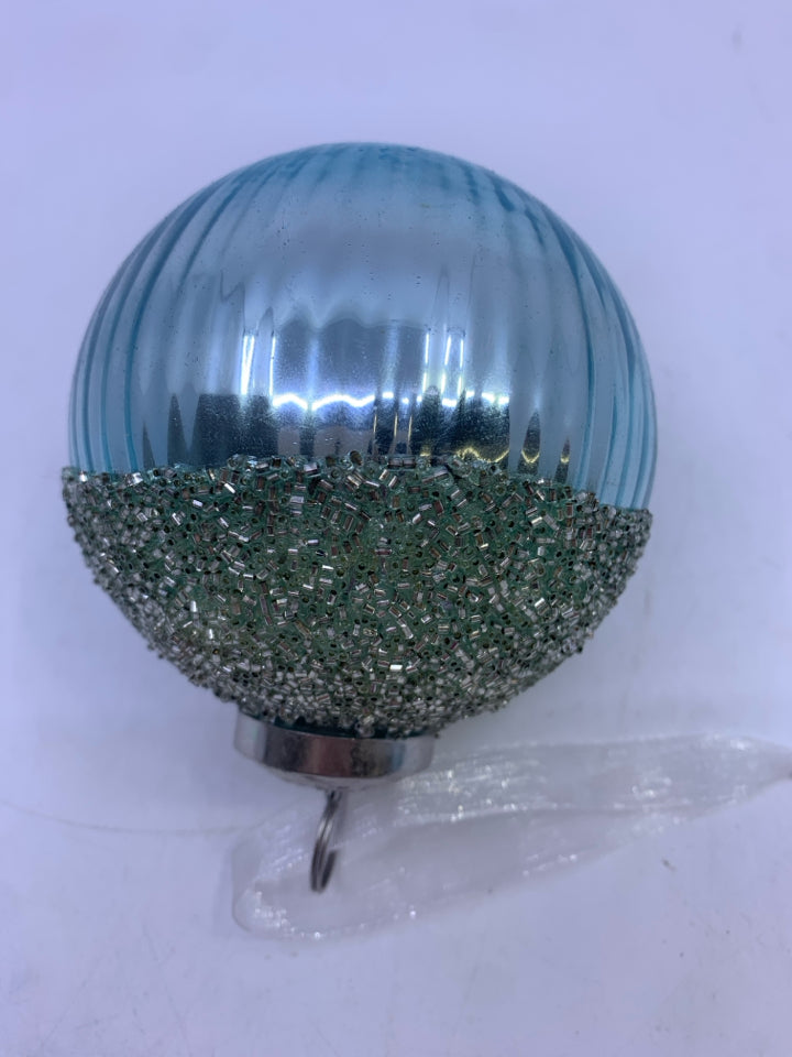 BLUE GLASS ROUND ORNAMENT.
